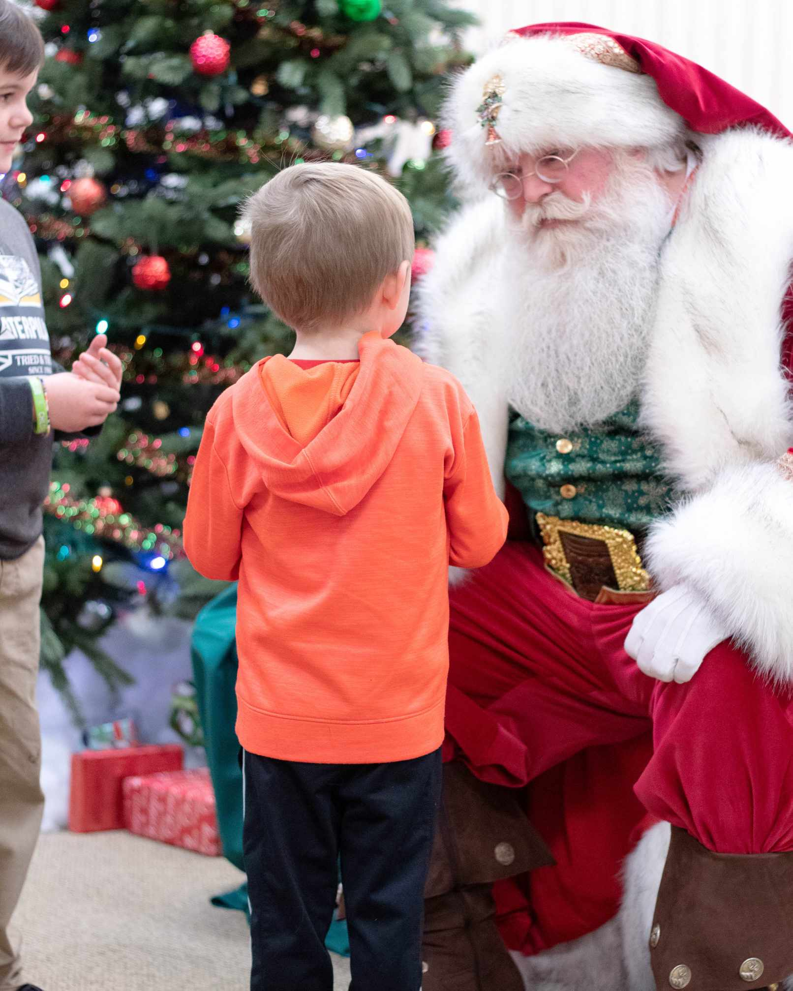 Book Santa Claus Columbus family visit with children