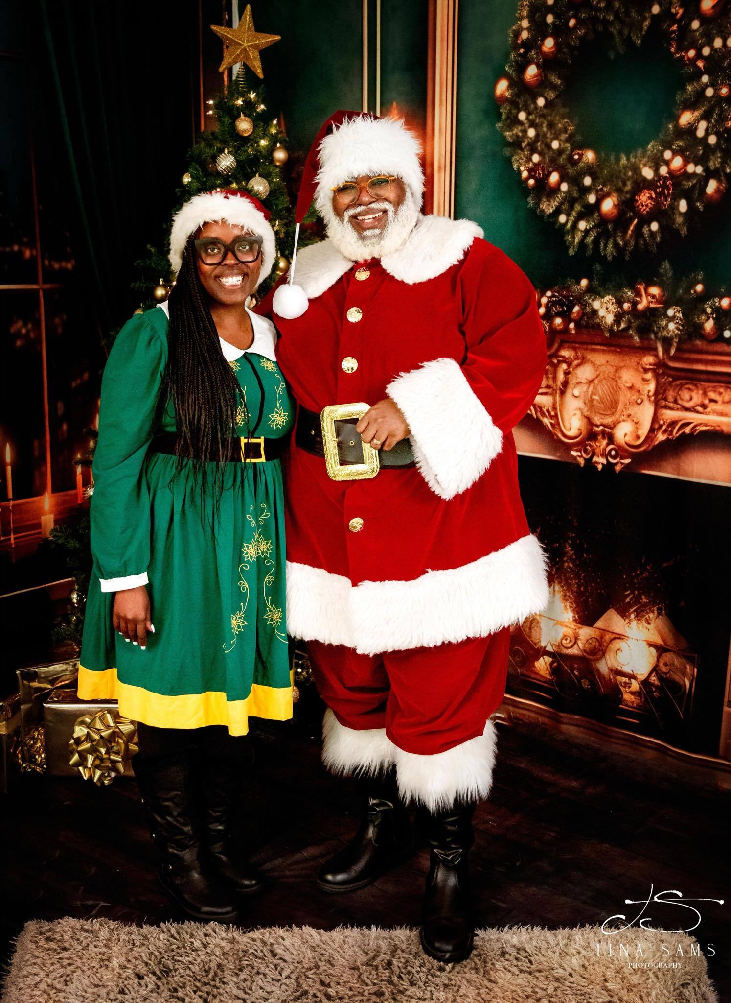 Book Santa Claus Raleigh holiday photo appearance