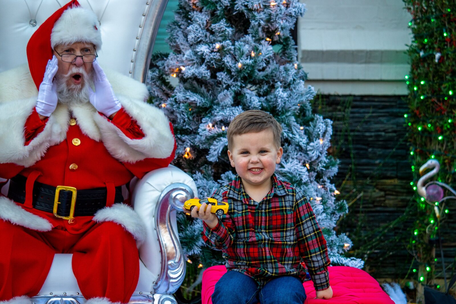 Hire Santa Claus Cleveland chair visit appearance