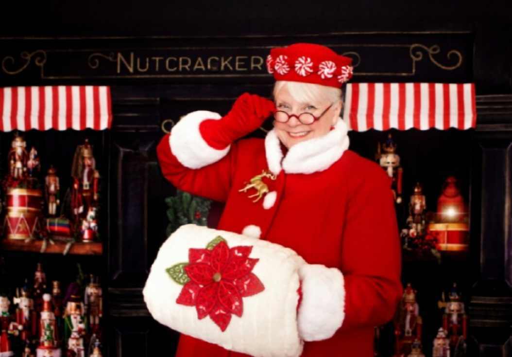 Hire Santa Claus New York City holiday event with professional Santa