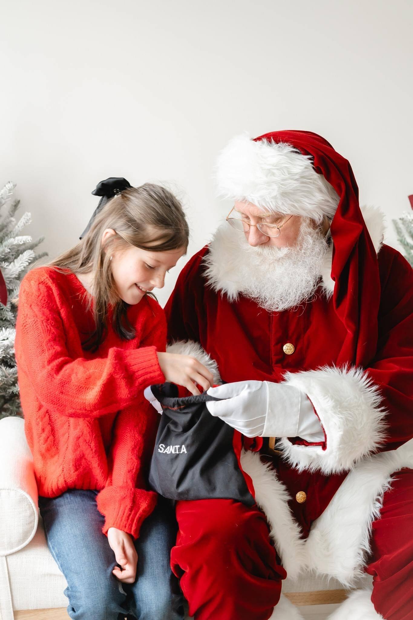 Professional Santa Claus Dallas family event with children