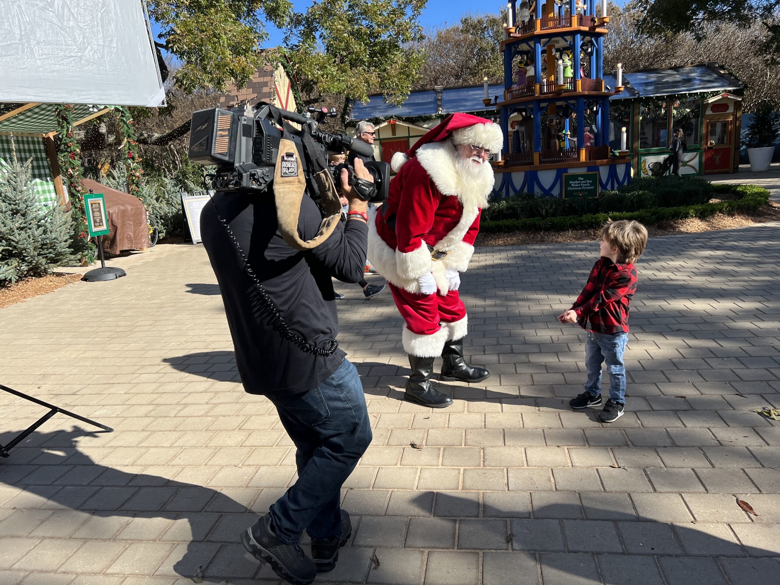 Hire Santa Claus Rhode Island child greeting